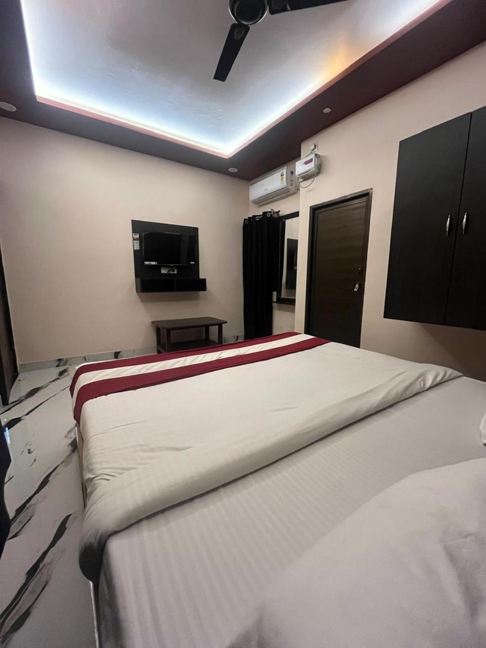 Hotel Shiv Mangalam Near Kashi Vishwanath Tample Varanasi Exterior photo